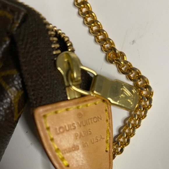 SOLD !!! ❤️Authentic Louis Vuitton Mini Pochette - Picture 3 of 7